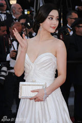 幻灯图集：范冰冰天鹅装闪耀戛纳 正式加盟国际品牌
