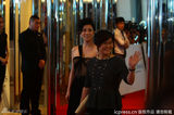 组图：第18届白玉兰奖红毯 李少红陈数佘诗曼亮相