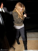 幻灯图集：艾薇儿与前夫深夜碰头 疑似吃回头草