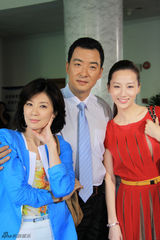 组图：《同在屋檐下》高洋贾静雯上演双姝争雄