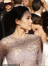 组图：《维纳斯》首映 章子怡素雅长裙助阵