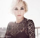 组图：温斯莱特写真登杂志封面 高贵演绎蕾丝风情