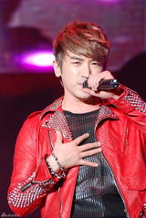 高清组图：神话李玟雨北京会歌迷劲歌热舞