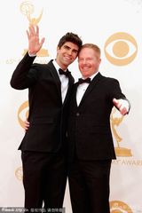 组图：《摩登家庭》男星杰西-泰勒-弗格森亮相