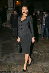 组图：秀场群星闪耀 蕾哈娜刘诗诗张辛苑齐斗艳