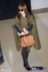 组图：f(x)少女时代Beast等亮相机场展休闲时尚风采