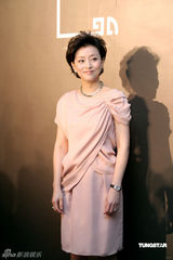 高清图：王菲周立波吴佩慈等齐贺杨澜店铺开张