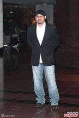 组图：黄长兴大婚众艺人道贺 三轮豪车霸气接亲