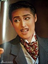 组图：天海佑希46岁生日 宝冢男角剧照大放送