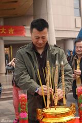 牛莉变身麻辣离婚女 与任程伟上演“夫妻档”(图)