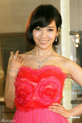 组图：侯佩岑想邀周杰伦上节目 不满被八卦抹黑