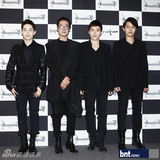 组图：具俊晔朴政珉等出席韩国首尔时装秀