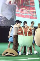 高清组图：miss A等韩团参加活动玩游戏