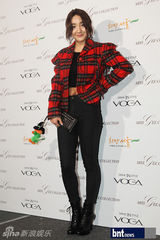 组图：崔振赫李允智出席设计师池春熙秀展