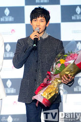 组图：韩女团Dal★shabet发新碟大秀性感舞姿