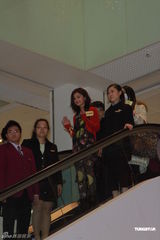 高清图：阿Sa(蔡卓妍)揭幕琉璃展 被预测三十岁当妈妈