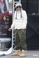 罗志祥新书大卖欲购名车 罗妈捐两百万做公益(图)