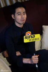 高清组图：独家对话赵寅成 帅气亲和谈笑风生