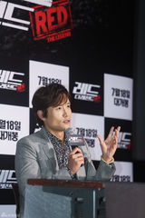 高清图：李秉宪首尔宣传《赤焰战场》一人撑场