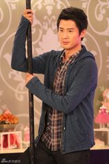 组图：张天其做客《俏佳人》玩转秋季新时尚