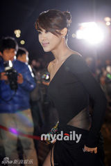 幻灯图：河智苑凭《海云台》获百想电影最佳女主角