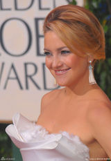 高清组图：凯特-哈德森几何图案礼服娇俏可人