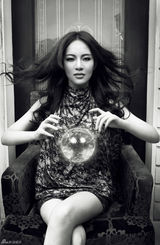 组图：性感女星孟茜拍摄大片 尽显优雅迷人气质