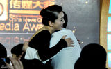 组图：江珊斩获最佳女配奖 熊黛林送祝福