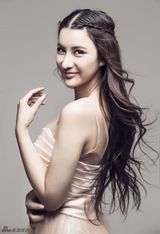 组图：张子瑄曝全新写真 气质优雅妩媚