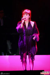 组图：张学友林忆莲献唱追忆林振强 Eason观看