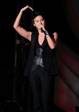 组图：亚洲音乐节开幕 Rain张靓颖郑元畅2AM等献唱