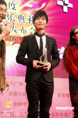 幻灯组图：李宇春韩红不务正业聊火锅 王蓉容貌大变