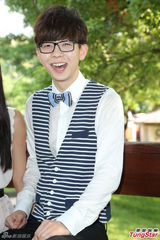 组图：胡夏和人妻宋纪妍跳舞 称电力太强