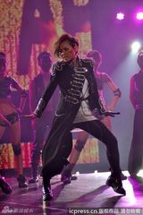 组图：张佑赫劲歌热舞活力四射 周笔畅突破自我