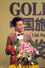 组图：杜淳变身乐活常旅客 自曝情迷爱琴海