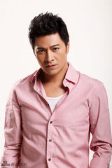 组图：刘汉强熟男写真帅气亲民