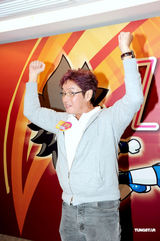 幻灯图：家人禁止谭咏麟南非观战 邝敏慧瘦身成功