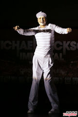 组图：《不朽传奇》台北巡演 重现迈克尔杰克逊