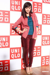 组图：陈柏霖携手陈意涵亮相代言清新时尚