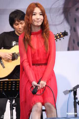 组图：田馥甄台北庆功新专辑 12月将办个唱