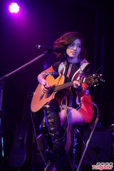 组图：Lara梁心颐自组公司 献歌谢周杰伦栽培