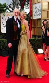 高清组图：詹姆斯-克伦威尔携手米西-派勒亮相红毯