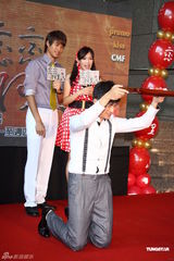 《恋恋阿里山》将播 天心赞梁正群吻功一流(图) 