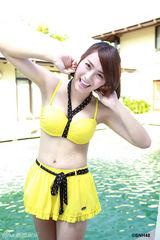 组图：SNH48比基尼写真曝光 湿身戏水大秀爆乳