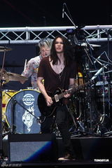 组图：五团轰炸小巨蛋 五月天压轴掀高潮