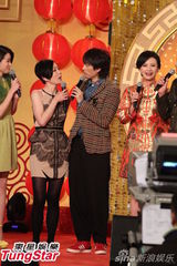 组图：黄子华田蕊妮视帝视后喜相逢