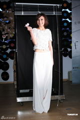 组图：林凡携新专辑归来 变美亮相否认整形