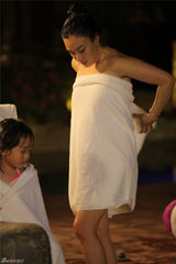 组图：钟丽缇《第一次》火辣身材 小沈阳泳装秀