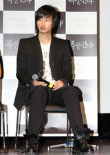 高清图：《暴风前夜》发布会 金南吉等出席