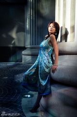 幻灯图：曹曦文热带风情写真  轻舞飞扬秀曼妙身姿 